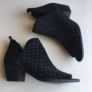 Lucky Brand black peep toe “Barlenna” booties 8.5